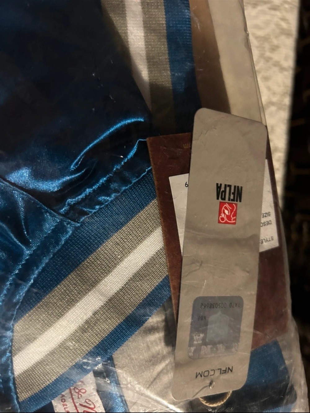Mitchell & Ness Detroit Lions Shiny Blue Satin Kids Jacket - Picture 4 of 4